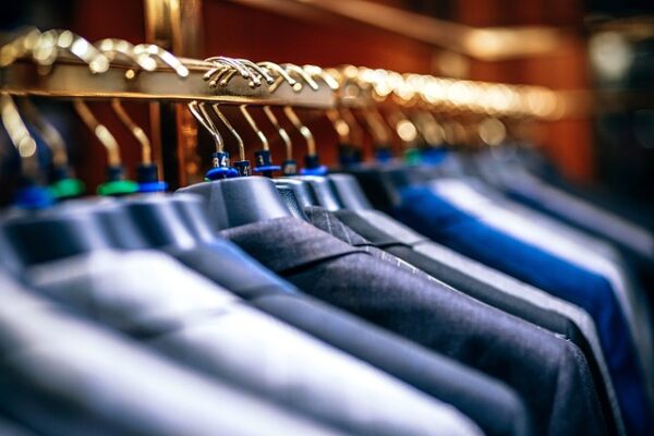 Vidro de Vitrine: Proteção e Elegância para a Exposição de Produtos